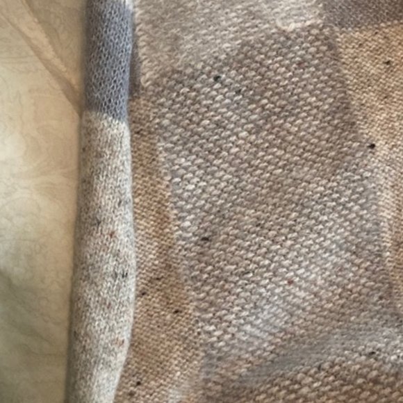 Echo scarf/shawl - Picture 6 of 16